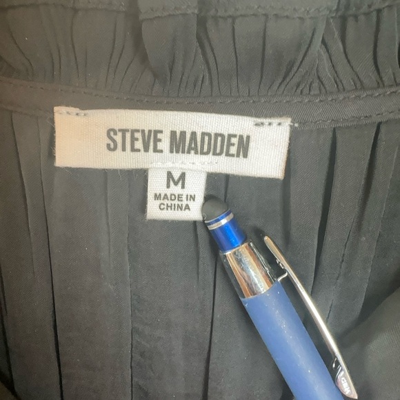 Steve Madden Black Pleated Garment - Picture 3 of 3